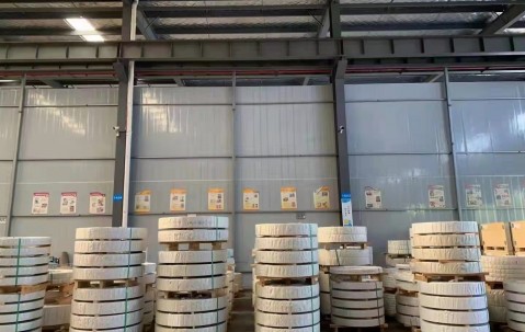 多家企業(yè)強(qiáng)制下班 員工懵了